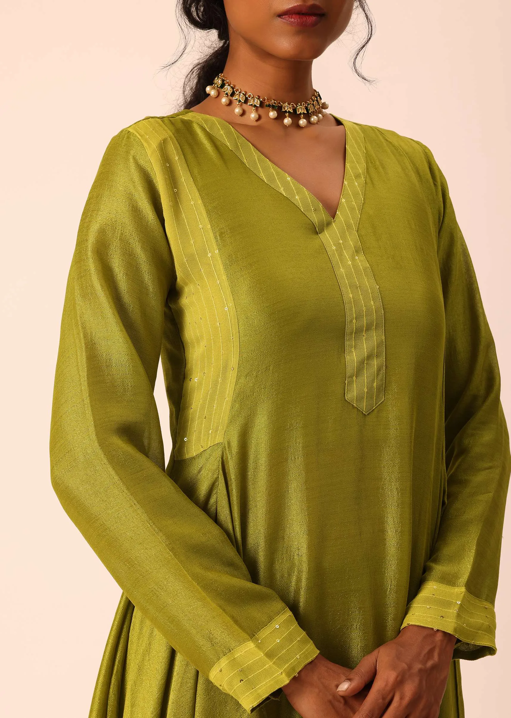 Mehendi Green Embroidered Kurta Set In Chiffon
