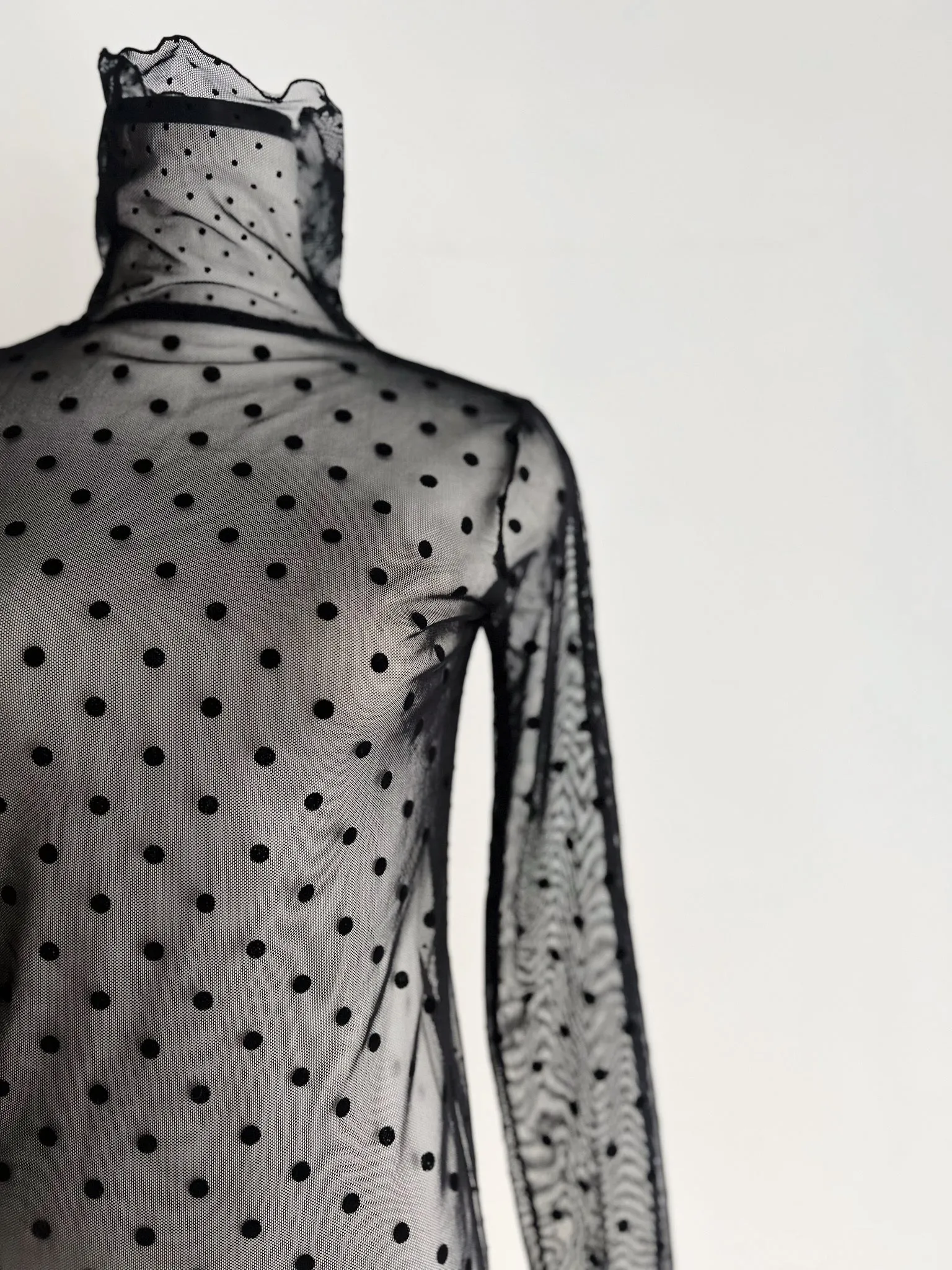 SHEER DOT TURTLE TOPS