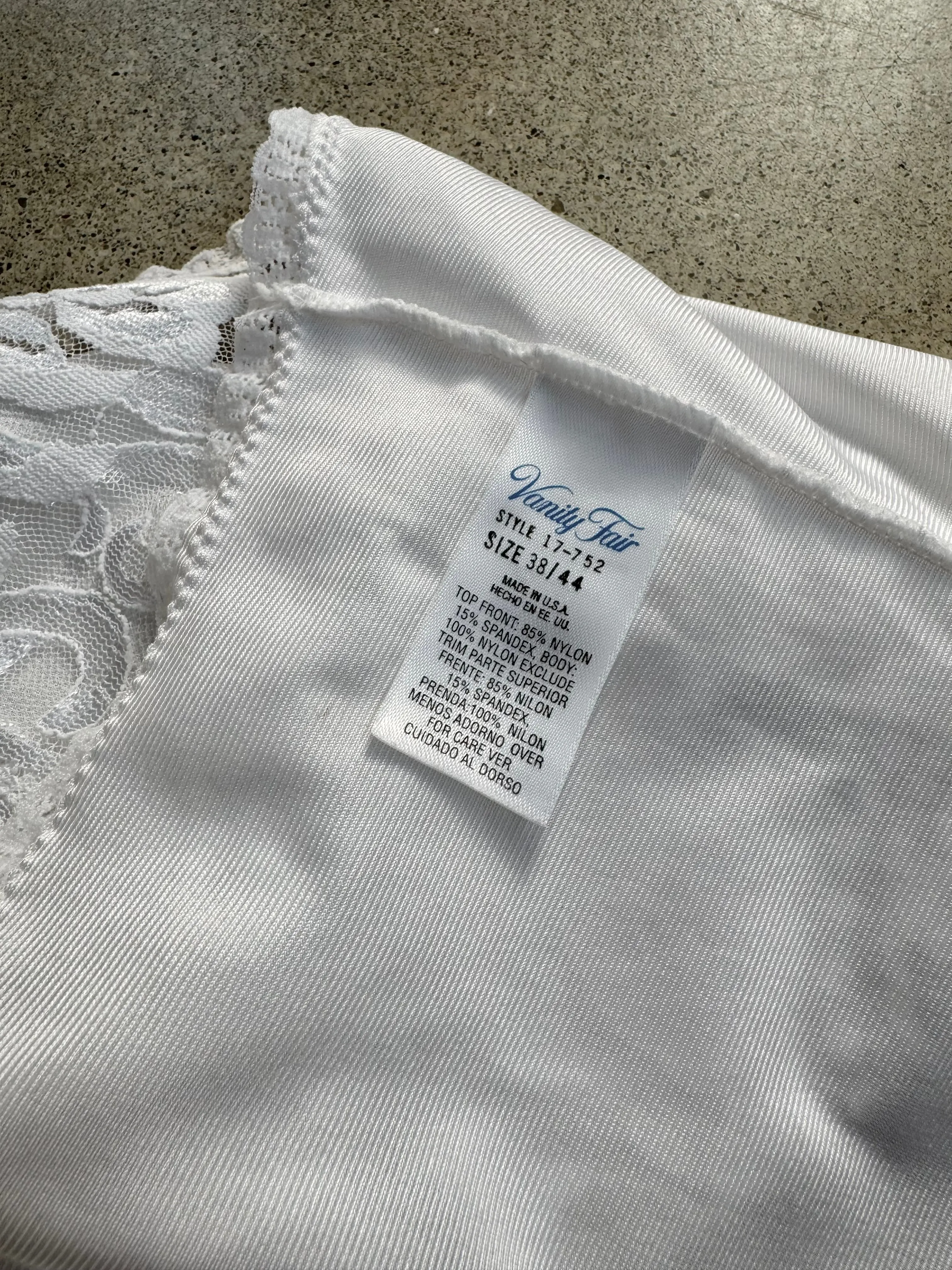 Vintage Vanity Fair White Lace Front Camisole (L)